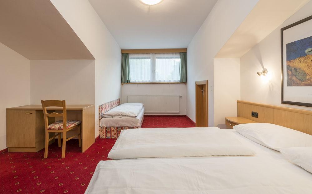 Lener Wirtshaus & Hotel Campo di Trens Bagian luar foto