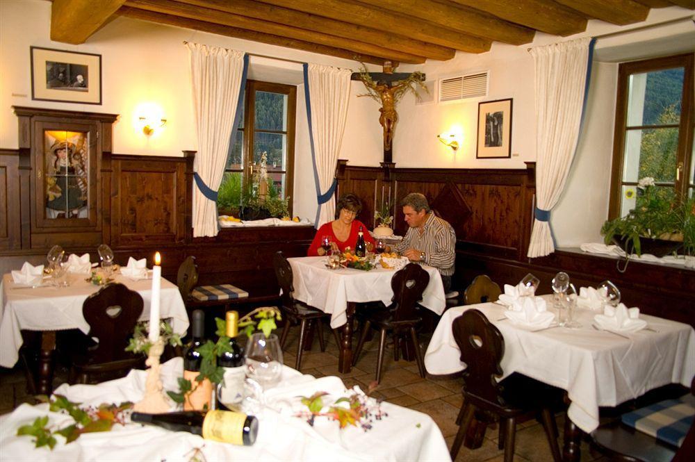 Lener Wirtshaus & Hotel Campo di Trens Bagian luar foto